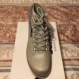 Silver Sonoma Boots - Brand New